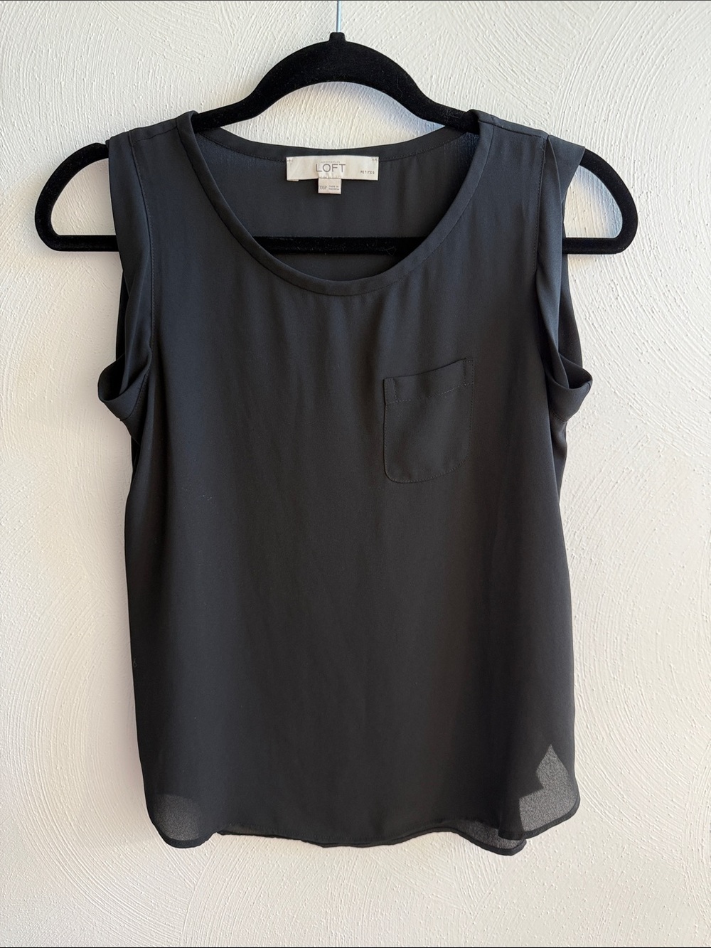 LOFT Black Sleeveless blouse